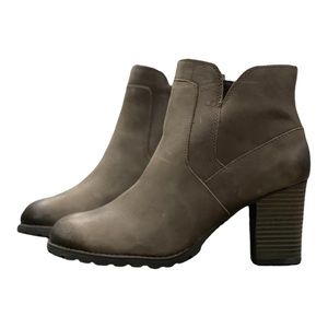 Clarks Women's Verona Step Fashion Boot, Dark Taupe Leather, 9 Wide